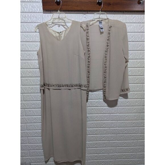 R & M Richards Karen Kwong Women's Beige Beaded 2Pc Formal Dress & Jacket Size 1 - Picture 2 of 10